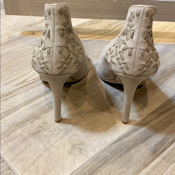 Shoes - Picture 2 of 4